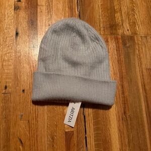 Aritzia Sunday Best Snowflake Beanie in Heathered Light Cool Gray One Size New